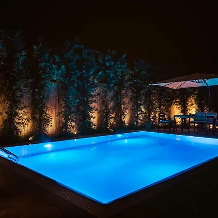 Butterfly - Heated Pool, Jacuzzi, Sauna, Hammam & Gym Villa