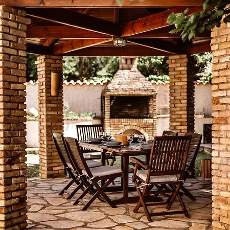 Butterfly - Heated Pool, Jacuzzi, Sauna, Hammam & Gym *