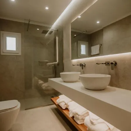 Butterfly - Heated Pool, Jacuzzi, Sauna, Hammam & Gym