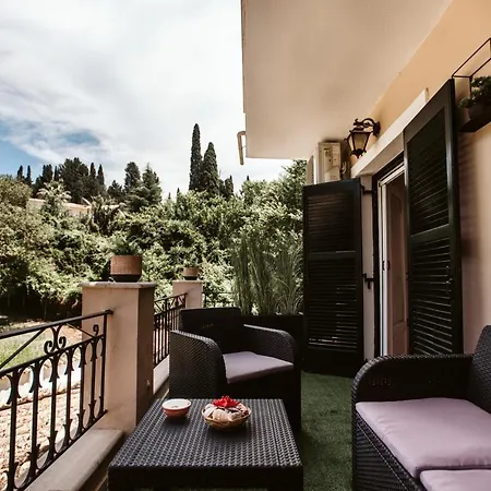 Butterfly - Heated Private Pool & Jacuzzi Villa