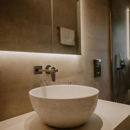 Butterfly - Heated Pool, Jacuzzi, Sauna, Hammam & Gym Alepou