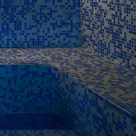 Butterfly - Heated Pool, Jacuzzi, Sauna, Hammam & Gym